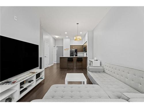 104-80 Esther Lorrie Drive, Toronto, ON - Indoor Photo Showing Living Room