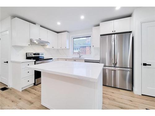 53 Winchester Boulevard, Hamilton, ON - Indoor Photo Showing Kitchen