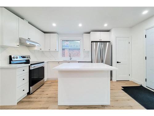 53 Winchester Boulevard, Hamilton, ON - Indoor Photo Showing Kitchen With Upgraded Kitchen