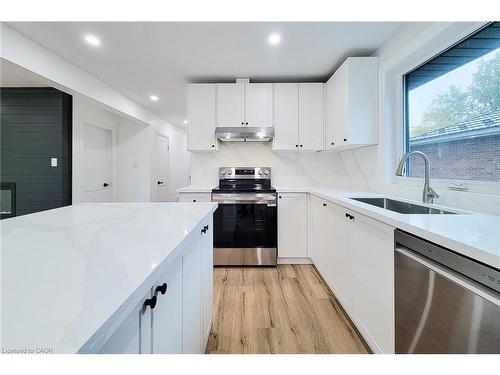 53 Winchester Boulevard, Hamilton, ON - Indoor Photo Showing Kitchen With Upgraded Kitchen