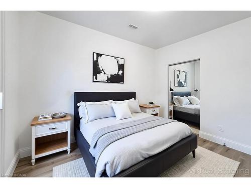 53 Winchester Boulevard, Hamilton, ON - Indoor Photo Showing Bedroom
