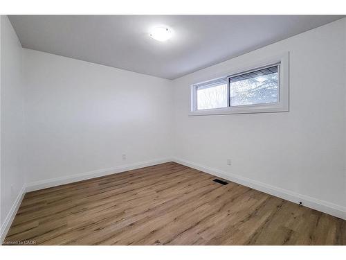 53 Winchester Boulevard, Hamilton, ON - Indoor Photo Showing Other Room