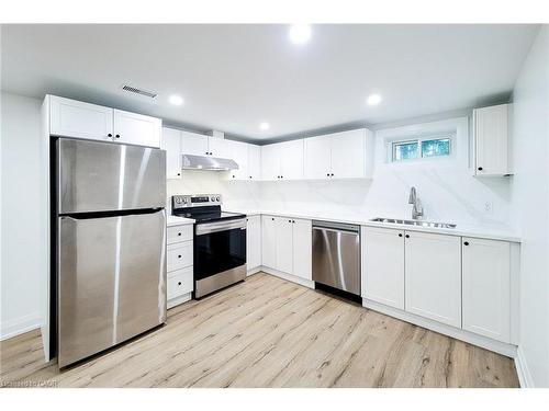 53 Winchester Boulevard, Hamilton, ON - Indoor Photo Showing Kitchen