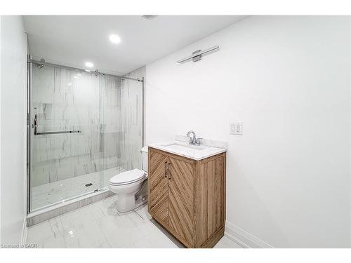 53 Winchester Boulevard, Hamilton, ON - Indoor Photo Showing Bathroom