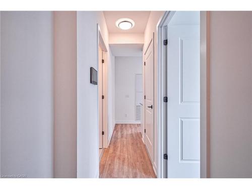 403-345 Wheat Boom Drive, Oakville, ON - Indoor Photo Showing Other Room