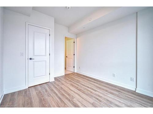 403-345 Wheat Boom Drive, Oakville, ON - Indoor Photo Showing Other Room