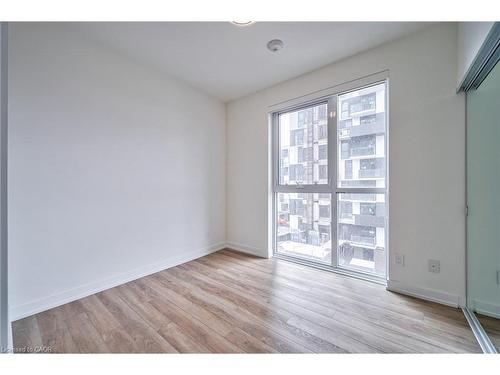 403-345 Wheat Boom Drive, Oakville, ON - Indoor Photo Showing Other Room