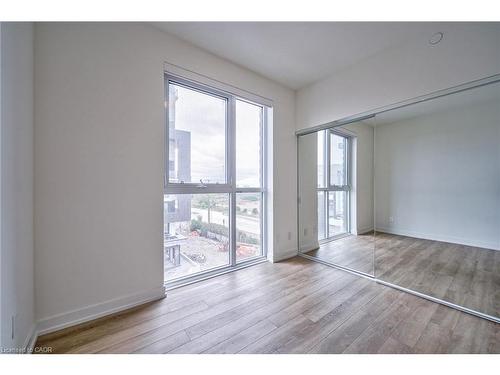 403-345 Wheat Boom Drive, Oakville, ON - Indoor Photo Showing Other Room