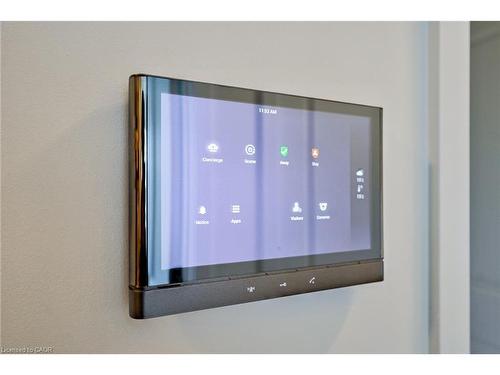 403-345 Wheat Boom Drive, Oakville, ON - Indoor Photo Showing Other Room