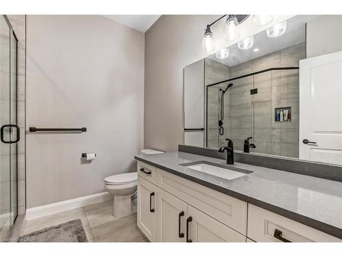 393 Argyle Avenue, Delhi, ON - Indoor Photo Showing Bathroom