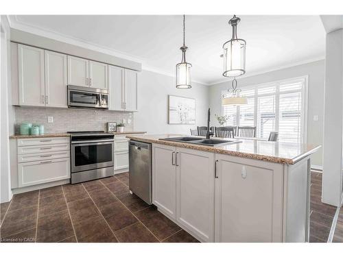 115 Larry Crescent, Caledonia, ON - Indoor Photo Showing Kitchen With Double Sink With Upgraded Kitchen
