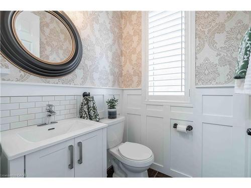 115 Larry Crescent, Caledonia, ON - Indoor Photo Showing Bathroom