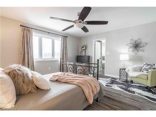 115 Larry Crescent, Caledonia, ON - Indoor Photo Showing Bedroom