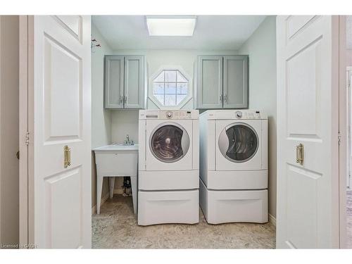 43 Brady Lane, Guelph, ON - Indoor Photo Showing Laundry Room