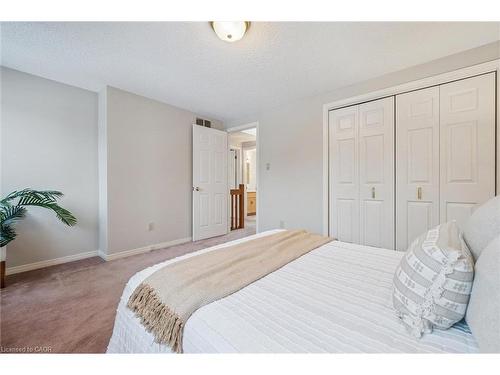 43 Brady Lane, Guelph, ON - Indoor Photo Showing Bedroom