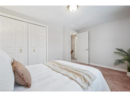 43 Brady Lane, Guelph, ON - Indoor Photo Showing Bedroom