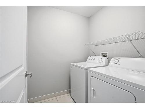 4201 Cherry Heights Boulevard, Beamsville, ON - Indoor Photo Showing Laundry Room