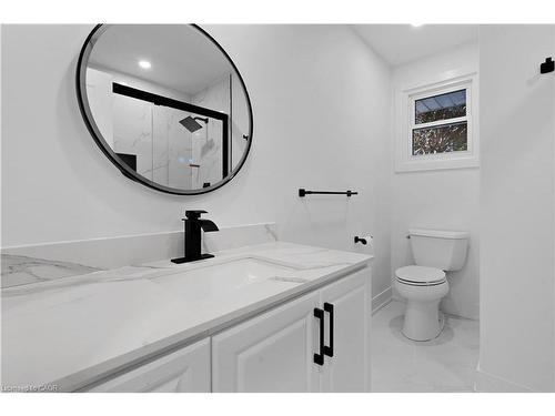 Upper-17 Old Coach Road, St. Catharines, ON - Indoor Photo Showing Bathroom