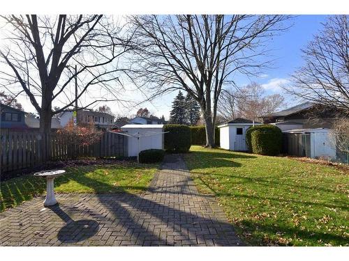 23 Lynndale Drive, Dundas, ON - Outdoor With Backyard