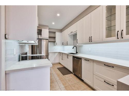 2980 Guire Common, Burlington, ON - Indoor Photo Showing Kitchen