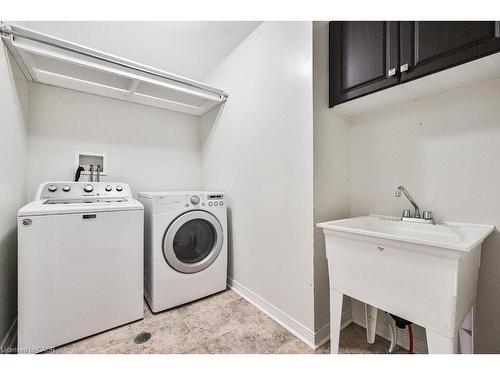 2980 Guire Common, Burlington, ON - Indoor Photo Showing Laundry Room