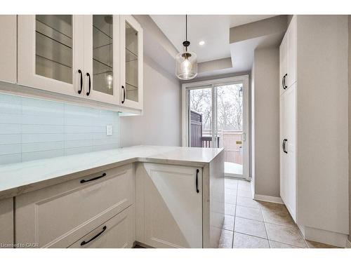 2980 Guire Common, Burlington, ON - Indoor Photo Showing Kitchen