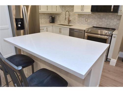 20-1245 Stephenson Drive, Burlington, ON - Indoor Photo Showing Kitchen With Double Sink With Upgraded Kitchen