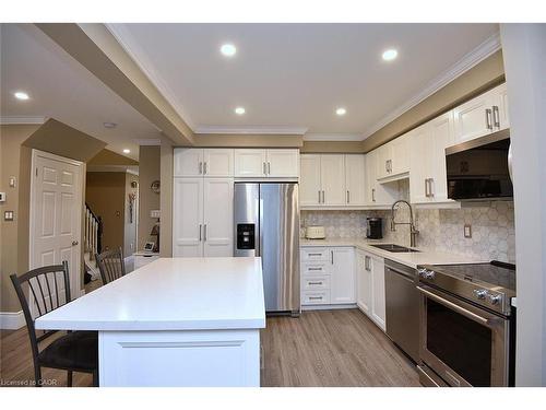 20-1245 Stephenson Drive, Burlington, ON - Indoor Photo Showing Kitchen With Double Sink