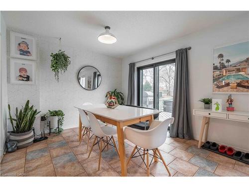 4310 Concord Avenue, Beamsville, ON - Indoor Photo Showing Dining Room