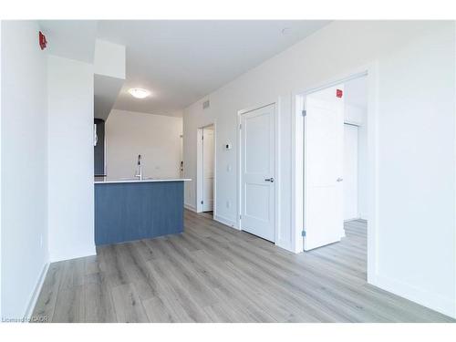 410-312 Erb Street W, Waterloo, ON - Indoor Photo Showing Other Room