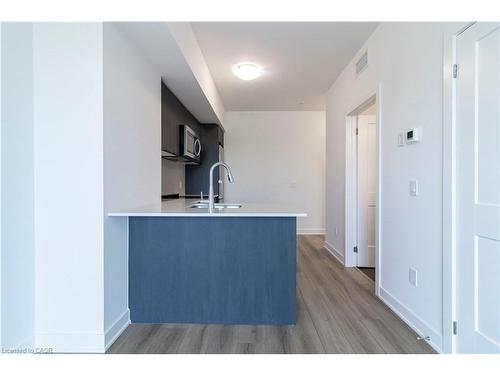 410-312 Erb Street W, Waterloo, ON - Indoor