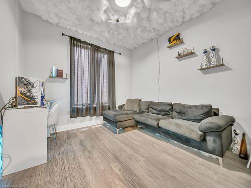 3374 Oriole Drive, London, ON - Indoor Photo Showing Living Room