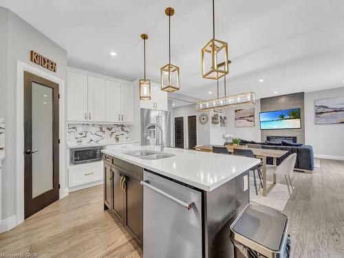 3374 Oriole Drive, London, ON - Indoor Photo Showing Kitchen With Double Sink With Upgraded Kitchen