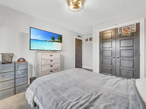 3374 Oriole Drive, London, ON - Indoor Photo Showing Bedroom