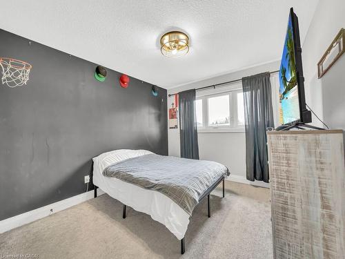 3374 Oriole Drive, London, ON - Indoor Photo Showing Bedroom