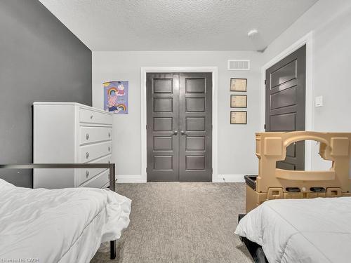 3374 Oriole Drive, London, ON - Indoor Photo Showing Bedroom