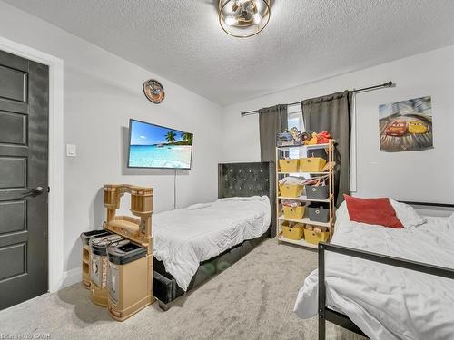 3374 Oriole Drive, London, ON - Indoor Photo Showing Bedroom
