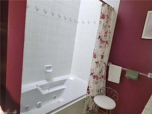 1741 Phillbrook Crescent, London, ON - Indoor Photo Showing Bathroom