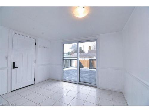 215 Walter Avenue S, Hamilton, ON - Indoor Photo Showing Other Room
