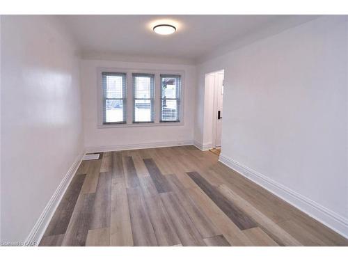 215 Walter Avenue S, Hamilton, ON - Indoor Photo Showing Other Room