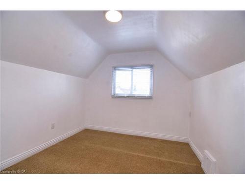 215 Walter Avenue S, Hamilton, ON - Indoor Photo Showing Other Room