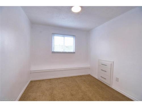215 Walter Avenue S, Hamilton, ON - Indoor Photo Showing Other Room