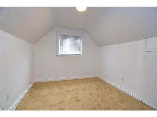 215 Walter Avenue S, Hamilton, ON - Indoor Photo Showing Other Room