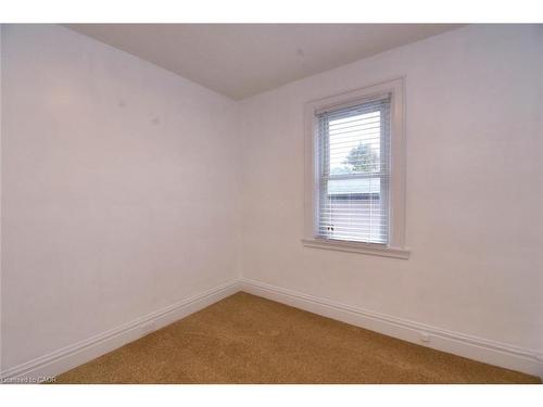 215 Walter Avenue S, Hamilton, ON - Indoor Photo Showing Other Room