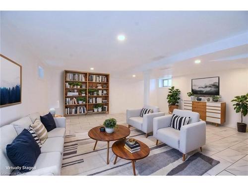 215 Walter Avenue S, Hamilton, ON - Indoor Photo Showing Living Room
