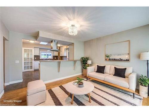 1319 Roseville Road, Cambridge, ON - Indoor Photo Showing Living Room