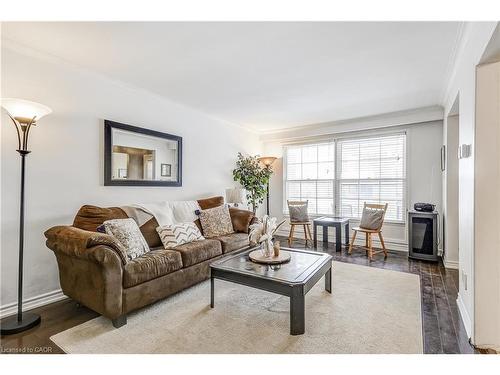 2145 Sandringham Drive, Burlington, ON - Indoor Photo Showing Living Room