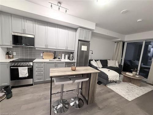 340-2343 Khalsa Gate, Oakville, ON - Indoor Photo Showing Kitchen With Upgraded Kitchen