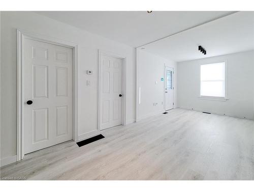 47 Gertrude Street, Hamilton, ON - Indoor Photo Showing Other Room