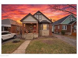 48 Weir Street N Hamilton, ON L8H 5E6